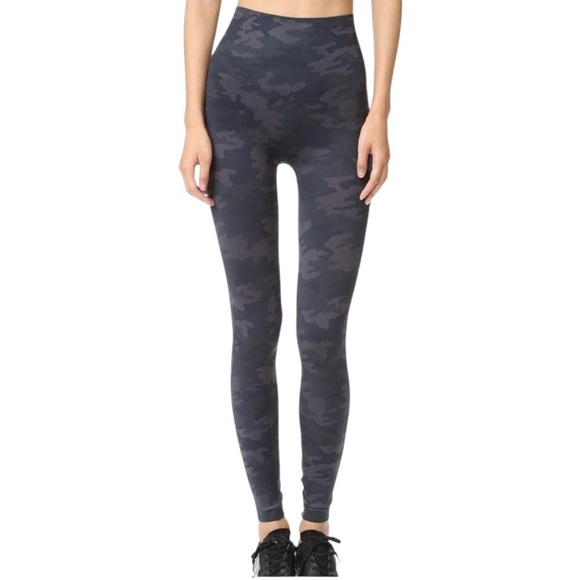 NWT SPANX Women's black Camouflage Leggings - Picture 1 of 6